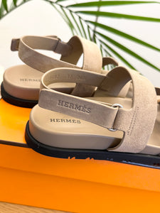 HERMES Genius Suede Goatskin Sandals in Beige Sable - EU37