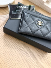 Load image into Gallery viewer, CHANEL 2021 Grained Calfskin &amp; Gold-Tone Metal Classic Card Holder in Black
