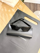 Load image into Gallery viewer, SAINT LAURENT SL 556 Rectangle-Frame Sunglasses
