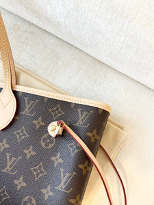LOUIS VUITTON 2024 Monogram Neverfull MM Monogram Tote / Cherry