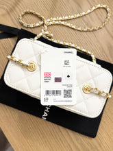 Load image into Gallery viewer, CHANEL 2023 Coco Casino Vanity With Chain Crossbody Bag in White
