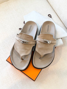 HERMES Empire Kelly Buckle Suede Sandal / Beige / EU (37)