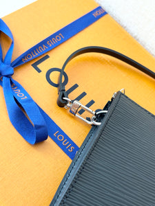 LOUIS VUITTON Epi Leather Pochette Accessoires / Black