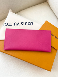 LOUIS VUITTON 2025 Canvas Credit Card Holder / Pondichery Pink