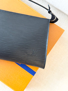 LOUIS VUITTON Epi Leather Pochette Accessoires / Black