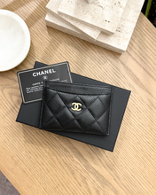 Load image into Gallery viewer, CHANEL 2021 Grained Calfskin &amp; Gold-Tone Metal Classic Card Holder in Black
