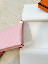 Load image into Gallery viewer, Hermes 2024 Chevre Mysore Calvi Card Holder- Rose Sakura
