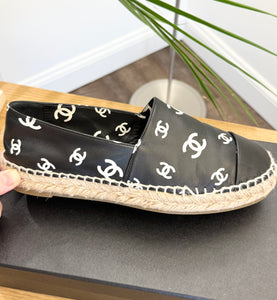 CHANEL 2023 Printed Crazy CC Logo Lambskin Espadrilles in Black/White - EU38