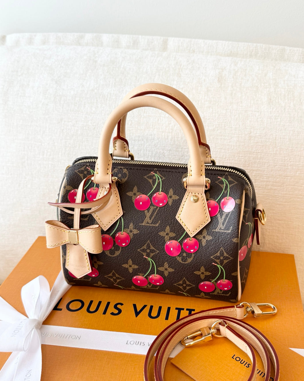 🍒 LOUIS VUITTON LV x TM Takashi Murakami Monogram Cherry Speedy Bandoulière 20