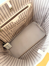 Load image into Gallery viewer, LOUIS VUITTON 2025 Monogram Neverfull MM Monogram Tote / Rose Beige
