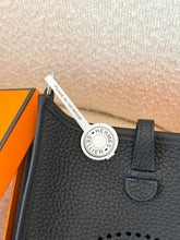 Load image into Gallery viewer, HERMES Evelyne TPM 16 Clemence Leather Amazone Bag - Noir/Ecru/Noir / PHW
