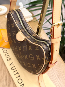 LOUIS VUITTON 2024 Monogram Croissant MM Shoulder Bag