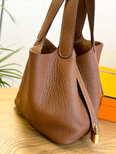 Load image into Gallery viewer, HERMES Taurillon Clemence Picotin Lock 18 PM Bucket Bag in Gold
