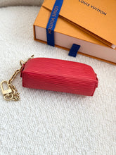 Load image into Gallery viewer, LOUIS VUITTON 2025 Rouge Louis Épi Cosmetic Lipstick Pouch
