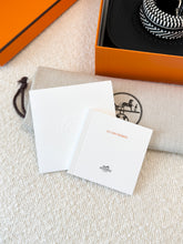 Load image into Gallery viewer, HERMES Evelyne TPM 16 Clemence Leather Amazone Bag - Noir/Ecru/Noir / PHW
