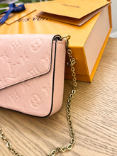 Load image into Gallery viewer, LOUIS VUITTON Félicie Pochette Empriente Leather Crossbody Bag - Rose Poudre
