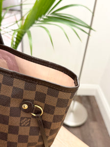 LOUIS VUITTON Neverfull MM Damier Ebene Canvas Tote Bag in Rose Ballerine