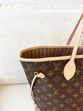Load image into Gallery viewer, LOUIS VUITTON 2025 Monogram Neverfull MM Monogram Tote / Rose Beige
