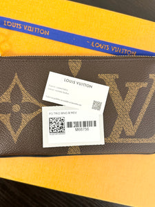 LOUIS VUITTON 2023 Monogram Giant Rectangular Wristlet Pouch