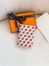 Load image into Gallery viewer, HERMES 2025 Calvi Duo Suitcase &quot;Valises&quot; Printed Swift Leather / Mauve Pale
