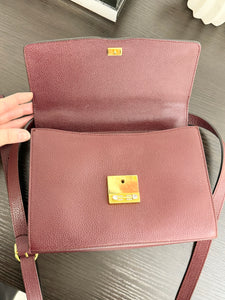 GUCCI Zumi Grain Leather Shoulder Bag in Burgundy