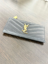 Load image into Gallery viewer, SAINT LAURENT Cassandre Matelasse Fragments Zipped Card Case in Black
