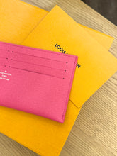 Load image into Gallery viewer, LOUIS VUITTON 2024 Canvas Credit Card Holder in Pondichery Pink
