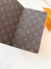 Load image into Gallery viewer, 🍒 LOUIS VUITTON 2025 LV x TM Takashi Murakami Cherry  Jane Notebook MM
