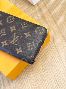 LOUIS VUITTON Clémence Monogram Zippy Wallet in Fuchsia