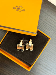 HERMES Rose Gold Lacquer Eileen Earrings in White