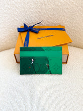 Load image into Gallery viewer, LOUIS VUITTON Golf Green Monogram Heritage Double Card Holder / Green
