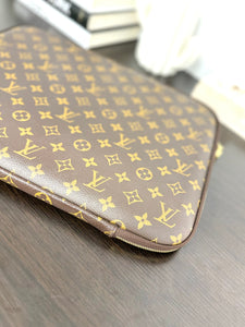 LOUIS VUITTON Monogram Canvas 15 Inch Laptop Case