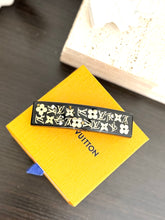 Load image into Gallery viewer, LOUIS VUITTON Monogram Inclusion Barrette in Black
