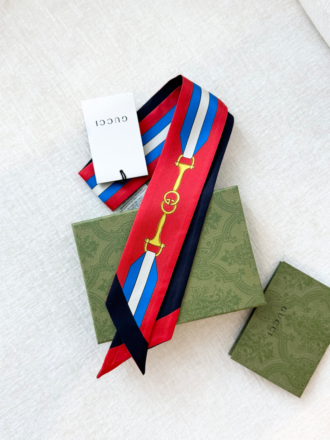 GUCCI GG Printed Silk Twill Scarf / Multicolor