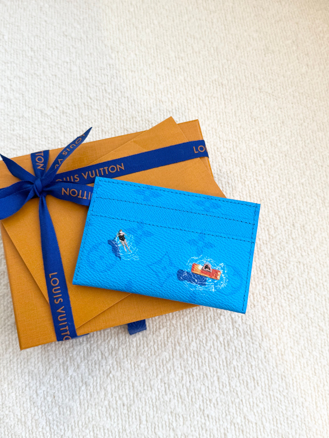 LOUIS VUITTON Pool Blue Monogram Heritage Double Card Holder / Blue lagoon