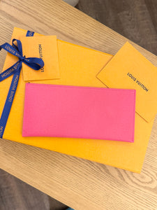 LOUIS VUITTON 2024 Canvas Credit Card Holder in Pondichery Pink