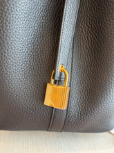 Load image into Gallery viewer, Hermes 2025 Sac Picotin Lock 26 Clemence - Noir / GHW

