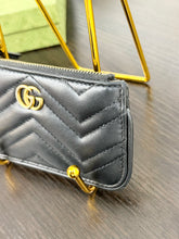 Load image into Gallery viewer, GUCCI GG Marmont Key Case in Black
