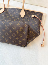 Load image into Gallery viewer, LOUIS VUITTON 2025 Monogram Neverfull MM Monogram Tote / Rose Beige
