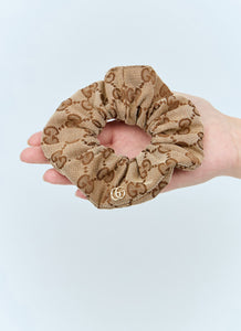 GUCCI Women GG Canvas Scrunchie with Logo Plaque - Brown / OS