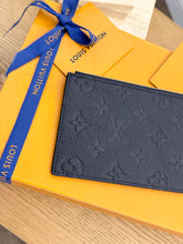 Load image into Gallery viewer, LOUIS VUITTON 2024 Monogram Empreinte Leather Zippy Coin Holder - Navy
