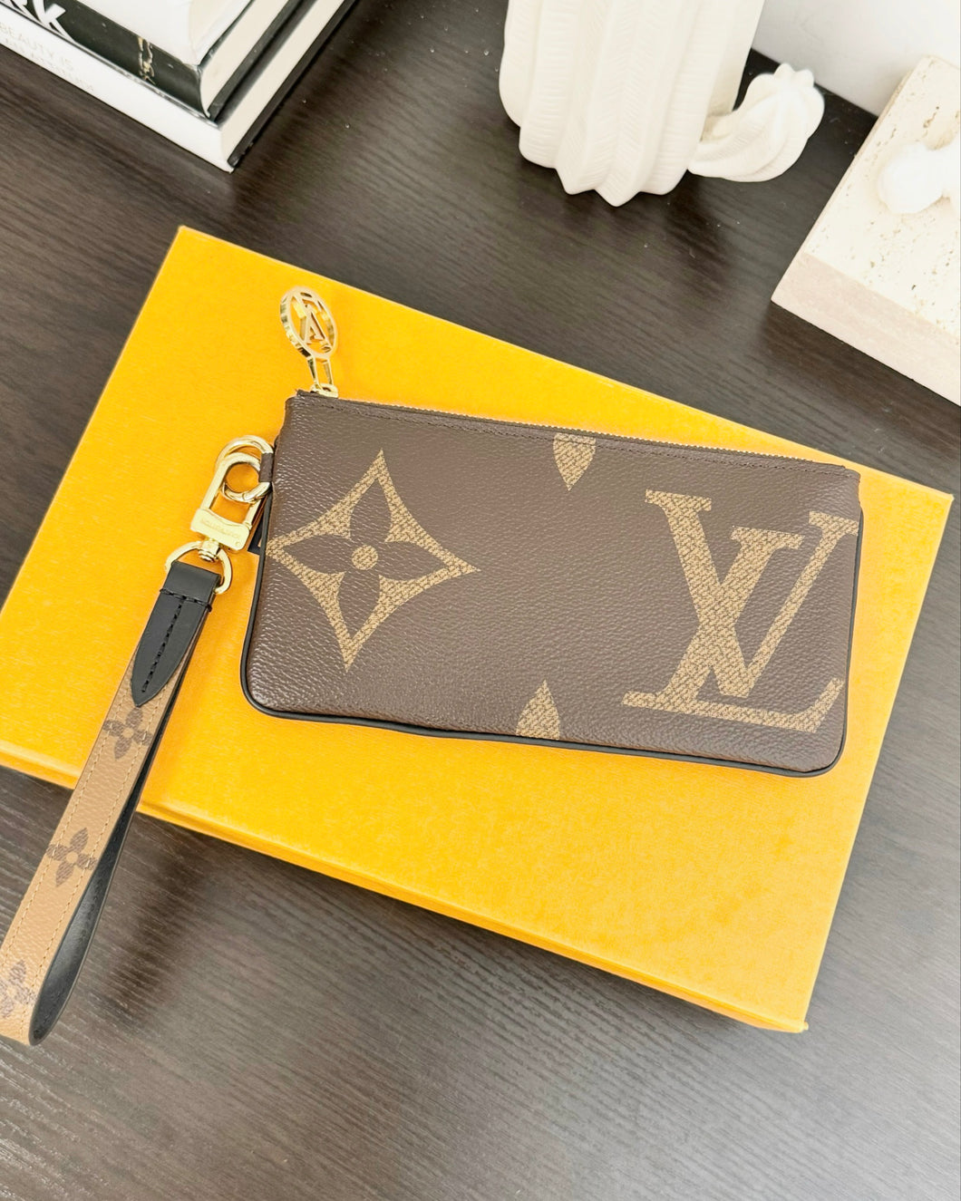 LOUIS VUITTON 2023 Monogram Giant Rectangular Wristlet Pouch