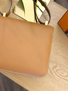 HERMES Constance 24 Evercolor Leather Shoulder Bag in Gold