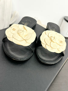 CHANEL Camellia Flower Leather Flat Sandals in Black/White - EU37.5