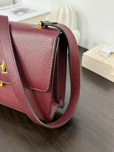 GUCCI Zumi Grain Leather Shoulder Bag in Burgundy