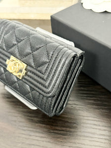 CHANEL Caviar Quilted Small Boy Flap Wallet in Black