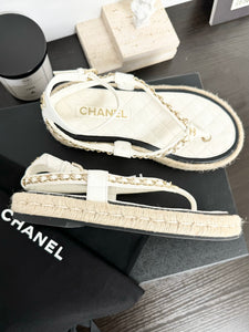 ▪️SOLD▪️CHANEL Lambskin Chain CC Thong Espadrille Sandals in White (EU36)