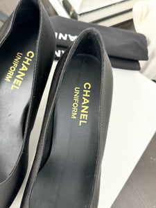 CHANEL 2020 Grosgrain Fabric Uniform Pumps in Black - EU37