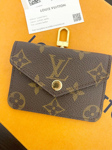 LOUIS VUITTON 2021 Monogram Card Holder in Khaki Green