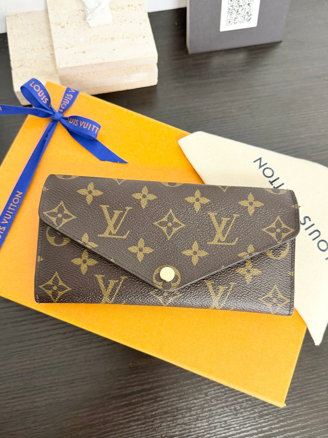 LOUIS VUITTON Monogram Josephine Wallet in Fuchsia